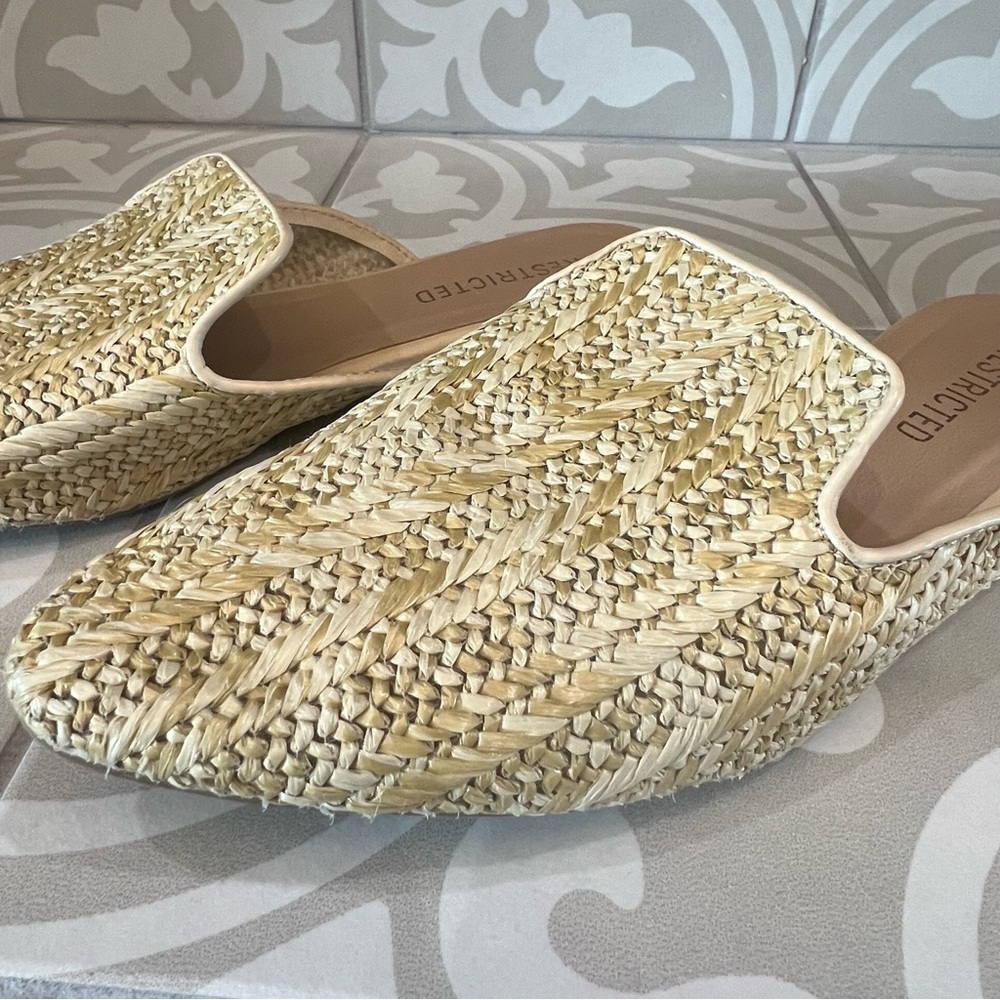 Restricted Mules - Picture 3 of 6